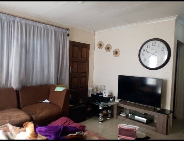 2 BEDROOM FREEHOLD FOR SALE IN WINDMILL PARK
